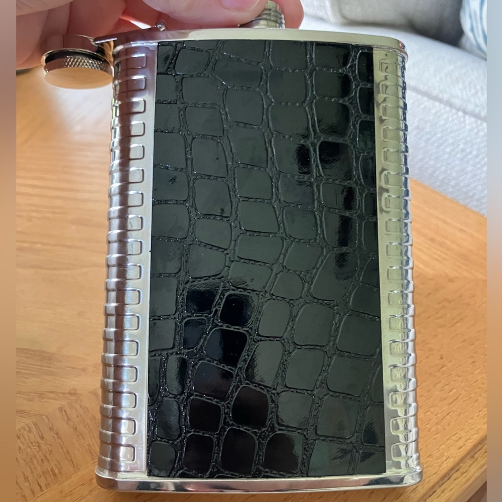 Elegant Black and Silver Hip Flask